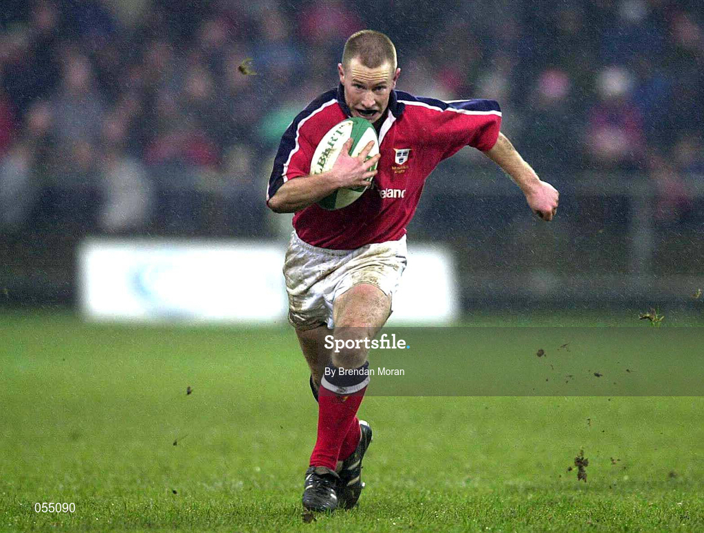 20 January 2001; Peter Stringer of Munster during the Heineken Cup Pool 4 Round 6 match between Munster and Castres at Musgrave Park in Cork. Photo by Brendan Moran/Sportsfile