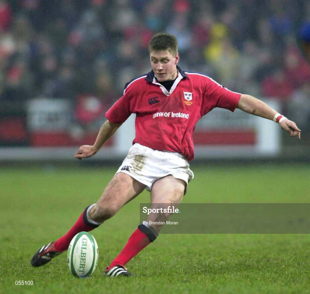 20 January 2001; Ronan O'Gara of Munster during the Heineken Cup Pool 4 Round 6 match between Munster and Castres at Musgrave Park in Cork. Photo by Brendan Moran/Sportsfile