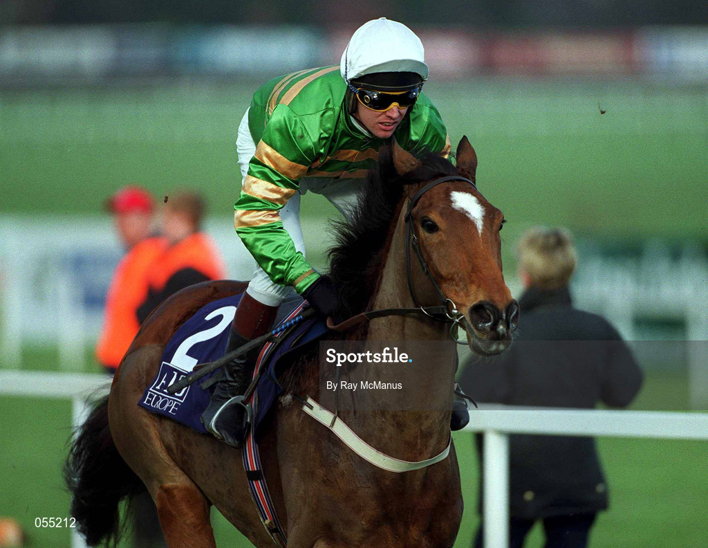 21 January 2001; Istabraq, with Charlie Swan up, during The AIG Europe Champion Hurdle at Leopardstown Racecourse in Dublin. Photo by Ray McManus/Sportsfile