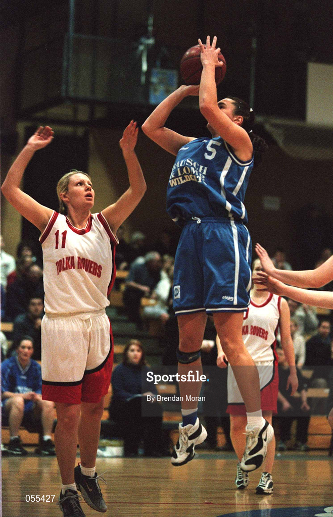 28 January 2001; Jillian Hayes of Wildcats shoots for a basket despite the best efforts of Sharyn Kelly of Tolka Rovers during the ESB Women's Cup Final match between Wildcats and Tolka Rovers at the National Basketball Arena in Tallaght, Dublin. Photo by Brendan Moran/Sportsfile