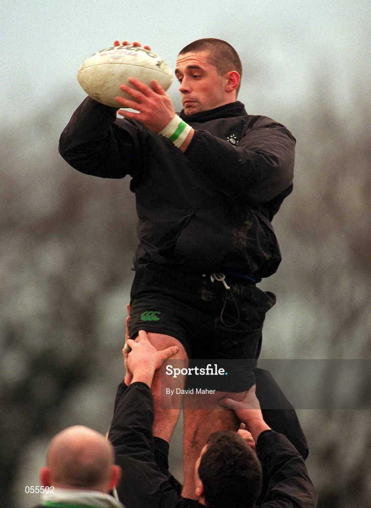 29 January 2001; Alan Quinlan during Ireland rugby squad training at ALSAA Sportsgrounds in Dublin. Photo by David Maher/Sportsfile