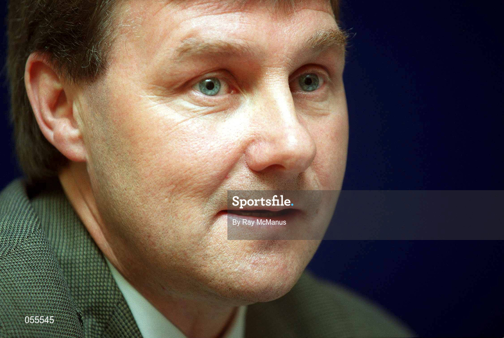 30 January 2001; Pictured at a Meet the Managers Photocall in the Berkeley Court Hotel is Cork hurling manager Tom Cashman. Photo by Ray McManus/Sportsfile