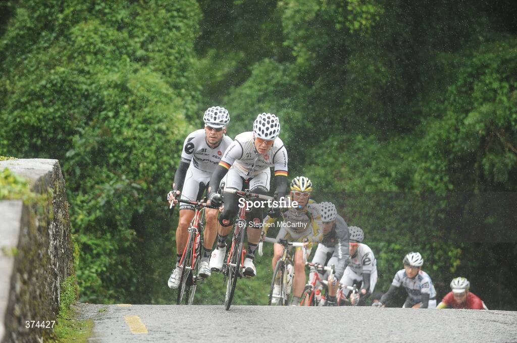 23 August 2009; A general view of the riders during stage 3 of the Tour of Ireland. 2009 Tour of Ireland -  Stage 3, Bantry to Cork. Picture credit: Stephen McCarthy / SPORTSFILE