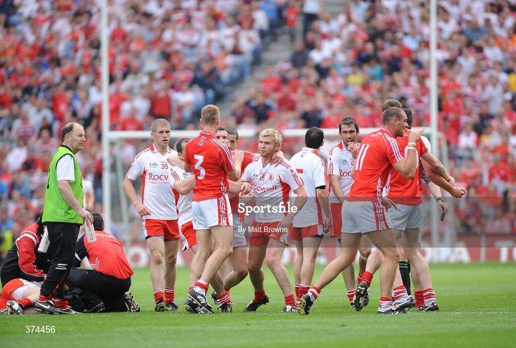 23 August 2009; Cork and Tyrone players tussle during the game. GAA Football All-Ireland Senior Championship Semi-Final, Tyrone v Cork, Croke Park, Dublin. Picture credit: Matt Browne / SPORTSFILE