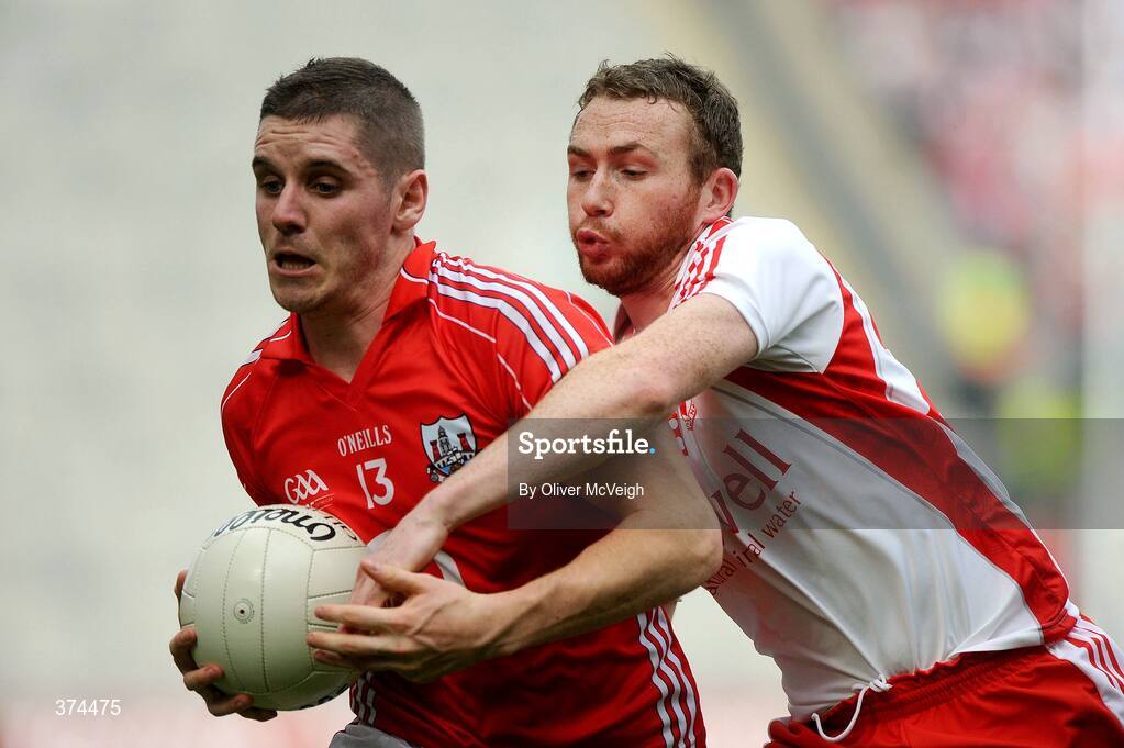 23 August 2009; Daniel Goulding, Cork, in action against Sean O'Neill, Tyrone. GAA Football All-Ireland Senior Championship Semi-Final, Tyrone v Cork, Croke Park, Dublin. Picture credit: Oliver McVeigh / SPORTSFILE