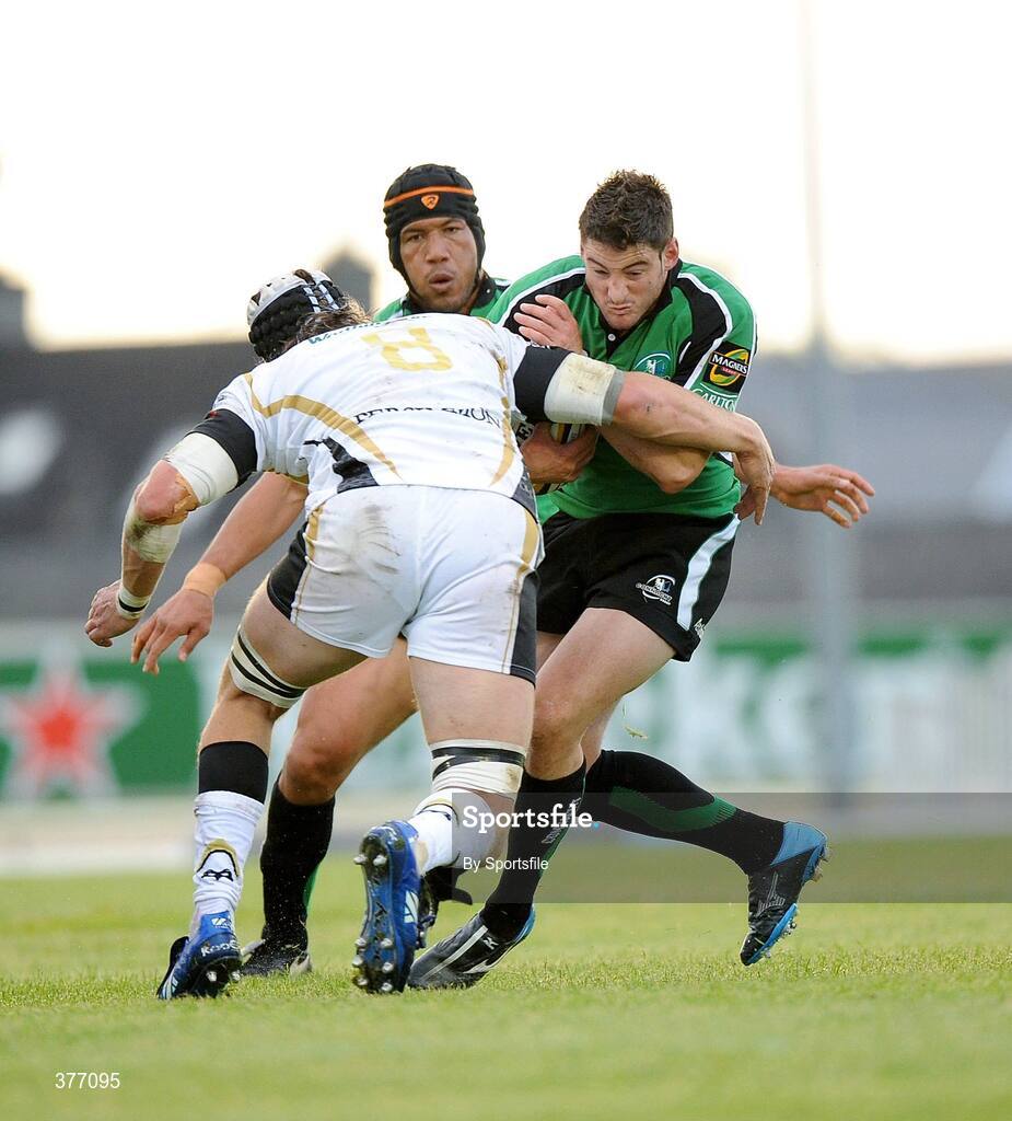 4 September 2009; Keith Matthews, Connacht, in action against Ryan Jones, Ospreys. Celtic League, Connacht v Ospreys, Sportsground, Galway. Photo by Sportsfile