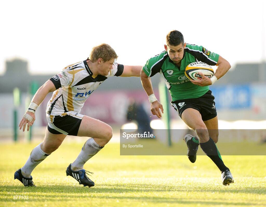 4 September 2009; Frank Murphy, Connacht, in action against Jonathon Spratt, Ospreys. Celtic League, Connacht v Ospreys, Sportsground, Galway. Photo by Sportsfile