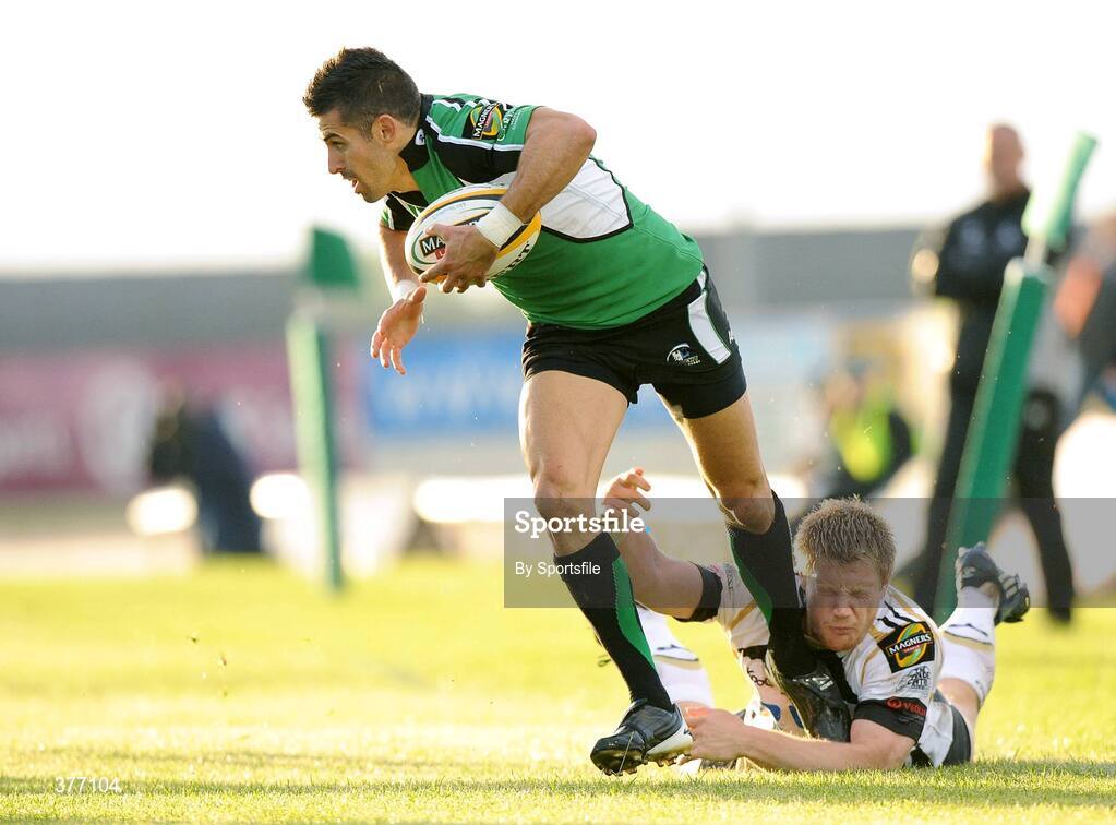 4 September 2009; Frank Murphy, Connacht, in action against Jonathon Spratt, Ospreys. Celtic League, Connacht v Ospreys, Sportsground, Galway. Photo by Sportsfile