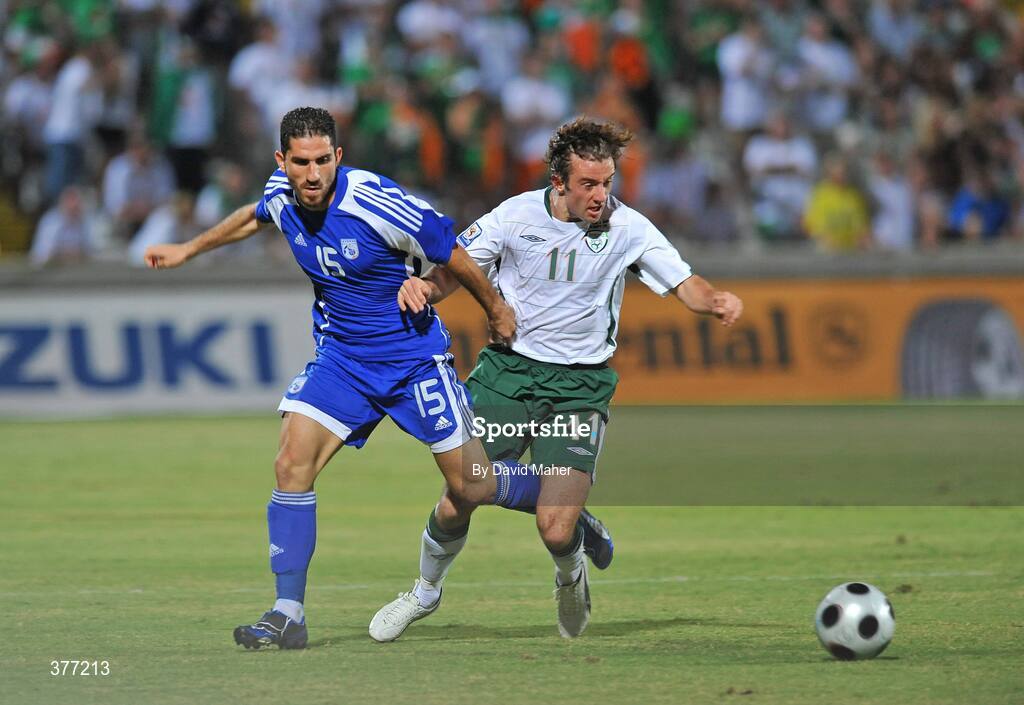 5 September 2009; Stephen Hunt, Republic of Ireland, in action against Marios P. Nikolaou, Cyprus. Cyprus v Republic of Ireland - 2010 FIFA World Cup Qualifier, GSP Stadium, Nicosia, Cyprus. Picture credit: David Maher / SPORTSFILE