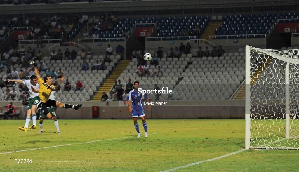 5 September 2009; Republic of Ireland’s Robbie Keane heads past Cyprus goal keeper Sofronis Avgousi and Paraskevas Christou to score his 40th international goal and his side's second goal in the 82nd minute. Cyprus v Republic of Ireland - 2010 FIFA World Cup Qualifier, GSP Stadium, Nicosia, Cyprus. Picture credit: David Maher / SPORTSFILE