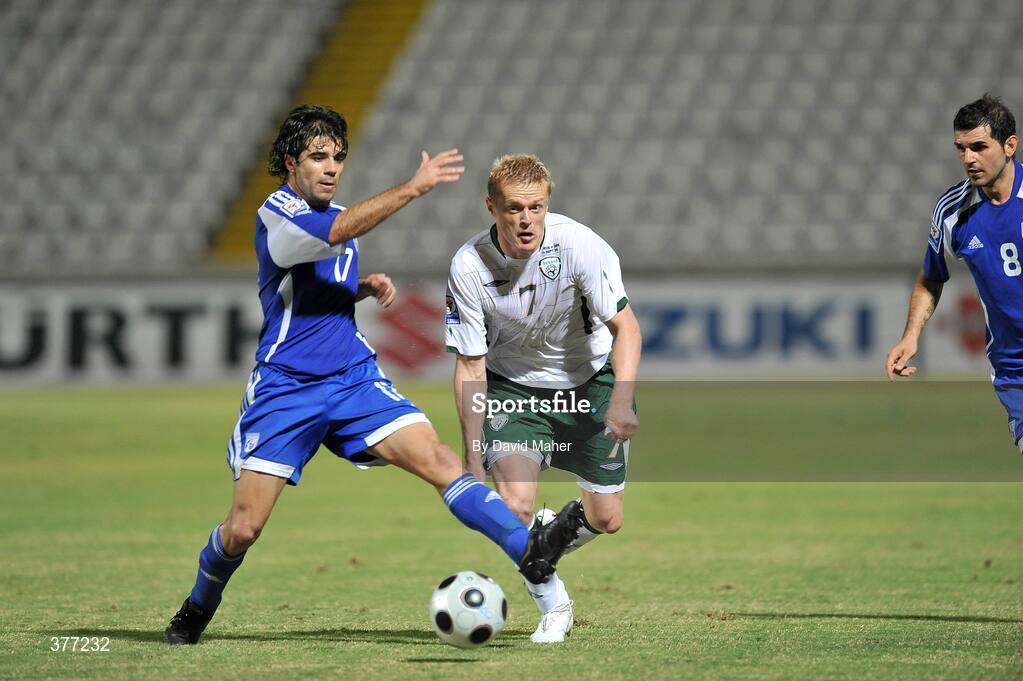 5 September 2009; Damien Duff, Republic of Ireland, in action against Marinos Satsias, Cyprus. Cyprus v Republic of Ireland - 2010 FIFA World Cup Qualifier, GSP Stadium, Nicosia, Cyprus. Picture credit: David Maher / SPORTSFILE