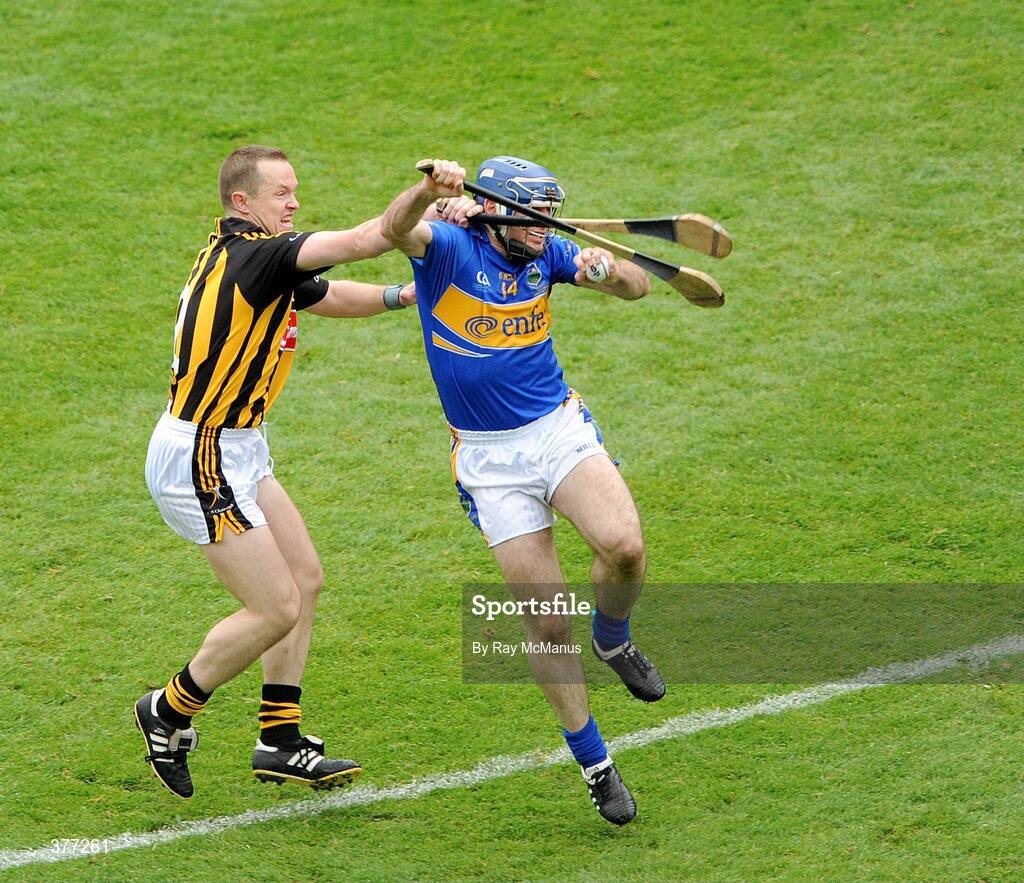 6 September 2009; Eoin Kelly, Tipperary, is tackled by Michael Kavanagh, Kilkenny. GAA Hurling All-Ireland Senior Championship Final, Kilkenny v Tipperary, Croke Park, Dublin. Picture credit: Ray McManus / SPORTSFILE