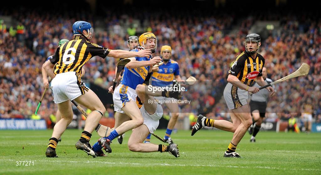 6 September 2009; Lar Corbett, Tipperary, in action against Brian Hogan, left, and Michael Rice, Kilkenny. GAA Hurling All-Ireland Senior Championship Final, Kilkenny v Tipperary, Croke Park, Dublin. Picture credit: Stephen McCarthy / SPORTSFILE