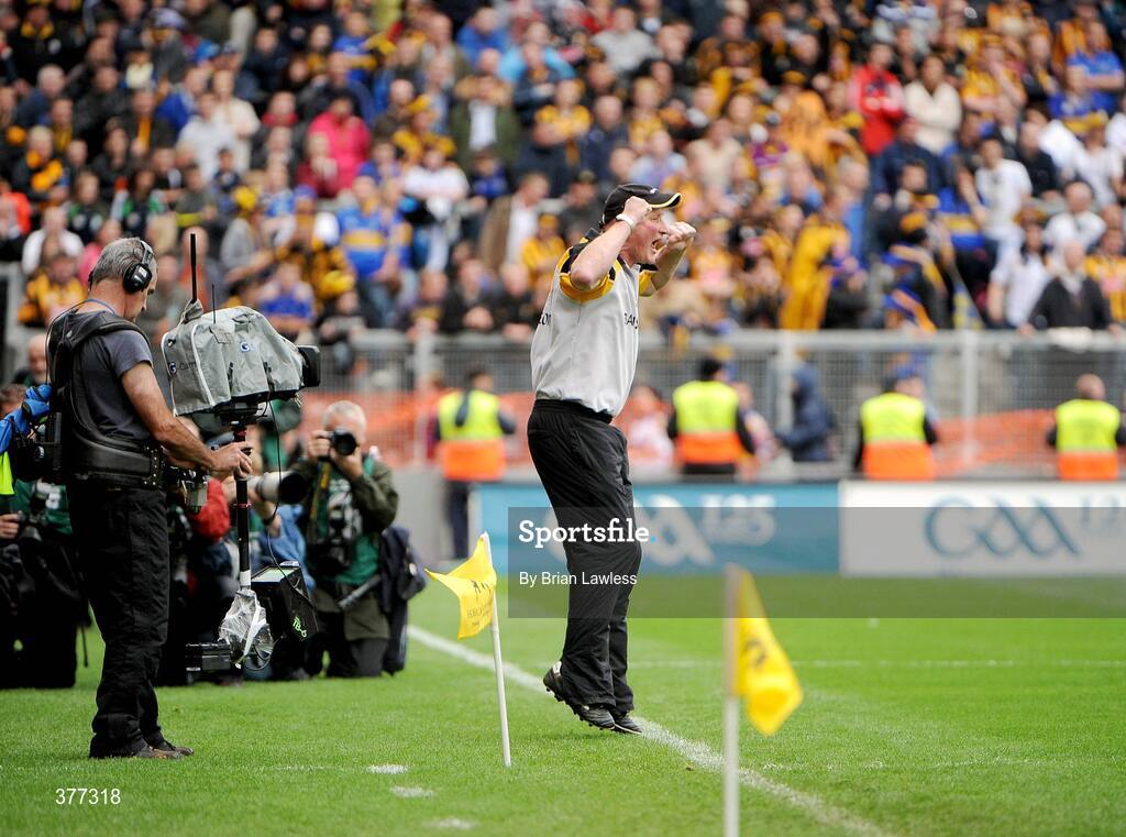 6 September 2009; Kilkenny manager Brian Cody celebrates in the dying minutes of the game. GAA Hurling All-Ireland Senior Championship Final, Kilkenny v Tipperary, Croke Park, Dublin. Picture credit: Brian Lawless / SPORTSFILE