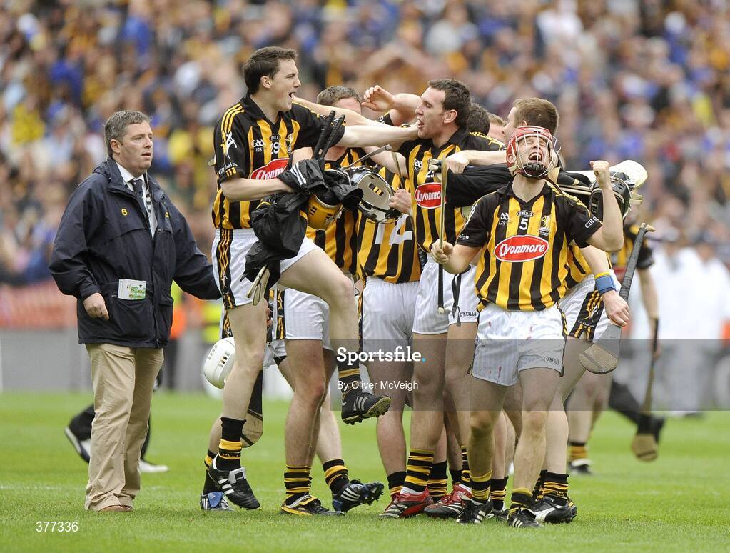 6 September 2009; Kilkenny players celebrate at the final whistle. GAA Hurling All-Ireland Senior Championship Final, Kilkenny v Tipperary, Croke Park, Dublin. Picture credit: Oliver McVeigh / SPORTSFILE