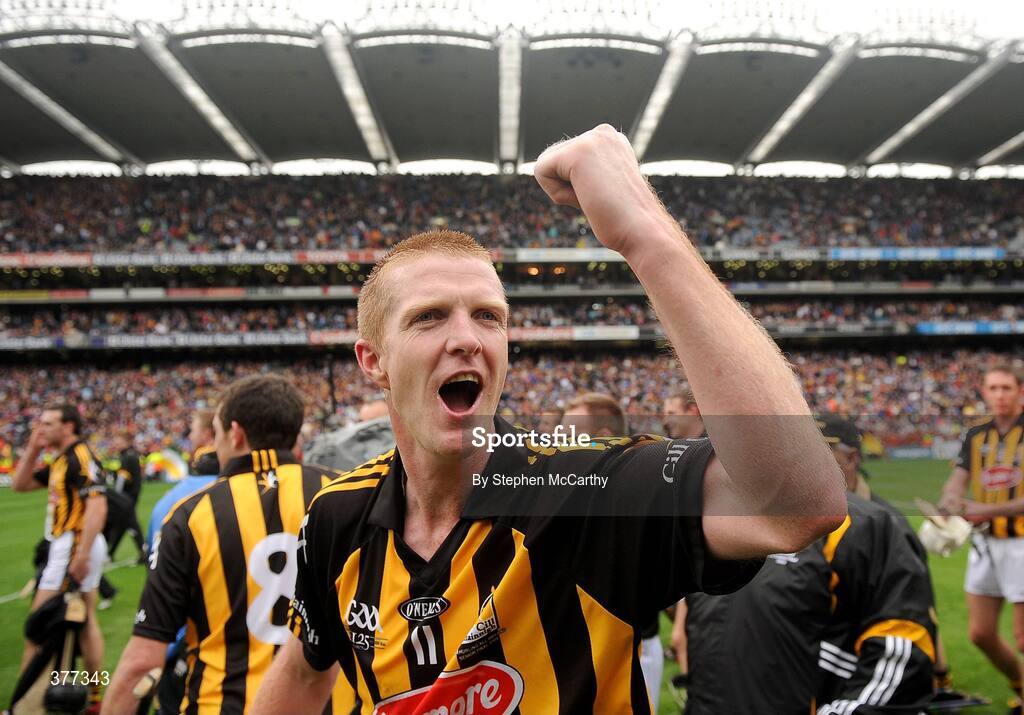 6 September 2009; Henry Shefflin, Kilkenny, celebrates his side's victory. GAA Hurling All-Ireland Senior Championship Final, Kilkenny v Tipperary, Croke Park, Dublin. Picture credit: Stephen McCarthy / SPORTSFILE