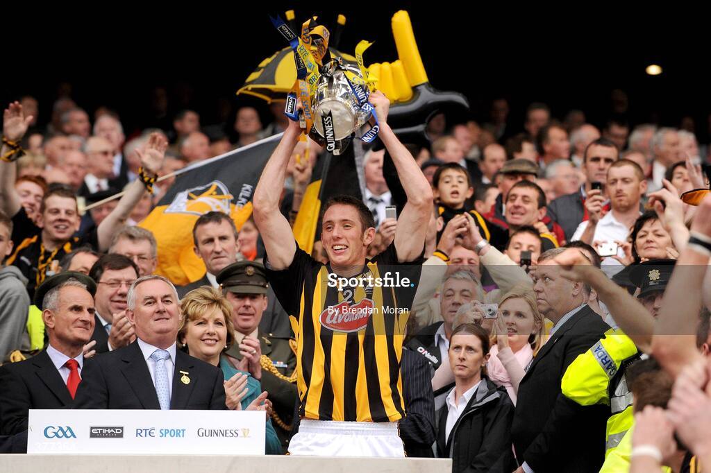 6 September 2009; Kilkenny captain Michael Fennelly lifts the Liam MacCarthy Cup after the game. GAA Hurling All-Ireland Senior Championship Final, Kilkenny v Tipperary, Croke Park, Dublin. Picture credit: Brendan Moran / SPORTSFILE