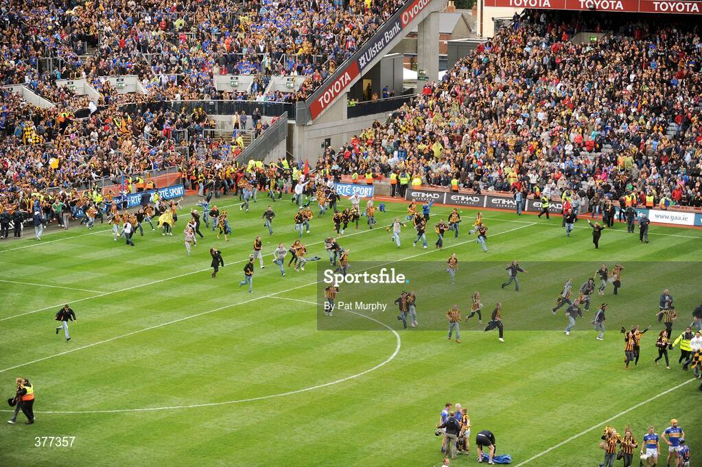 6 September 2009; Kilkenny supporters make their way onto the pitch after the game. GAA Hurling All-Ireland Senior Championship Final, Kilkenny v Tipperary, Croke Park, Dublin. Picture credit: Pat Murphy / SPORTSFILE