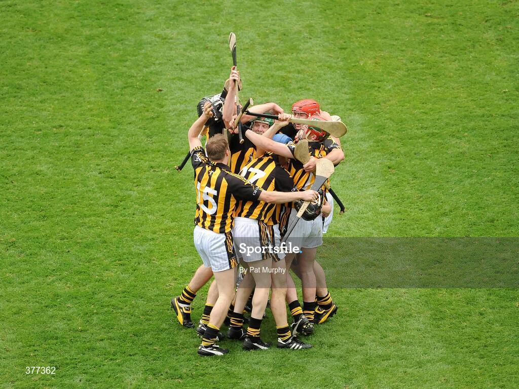 6 September 2009; The Kilkenny players celebrate after the final whistle. GAA Hurling All-Ireland Senior Championship Final, Kilkenny v Tipperary, Croke Park, Dublin. Picture credit: Pat Murphy / SPORTSFILE