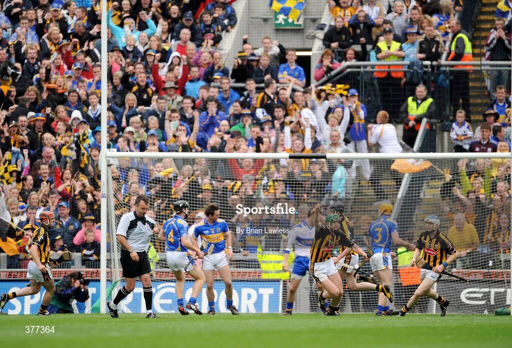 6 September 2009; Kilkenny's Henry Shefflin celebrates after scoring his side's first goal from the penalty spot. GAA Hurling All-Ireland Senior Championship Final, Kilkenny v Tipperary, Croke Park, Dublin. Picture credit: Brian Lawless / SPORTSFILE