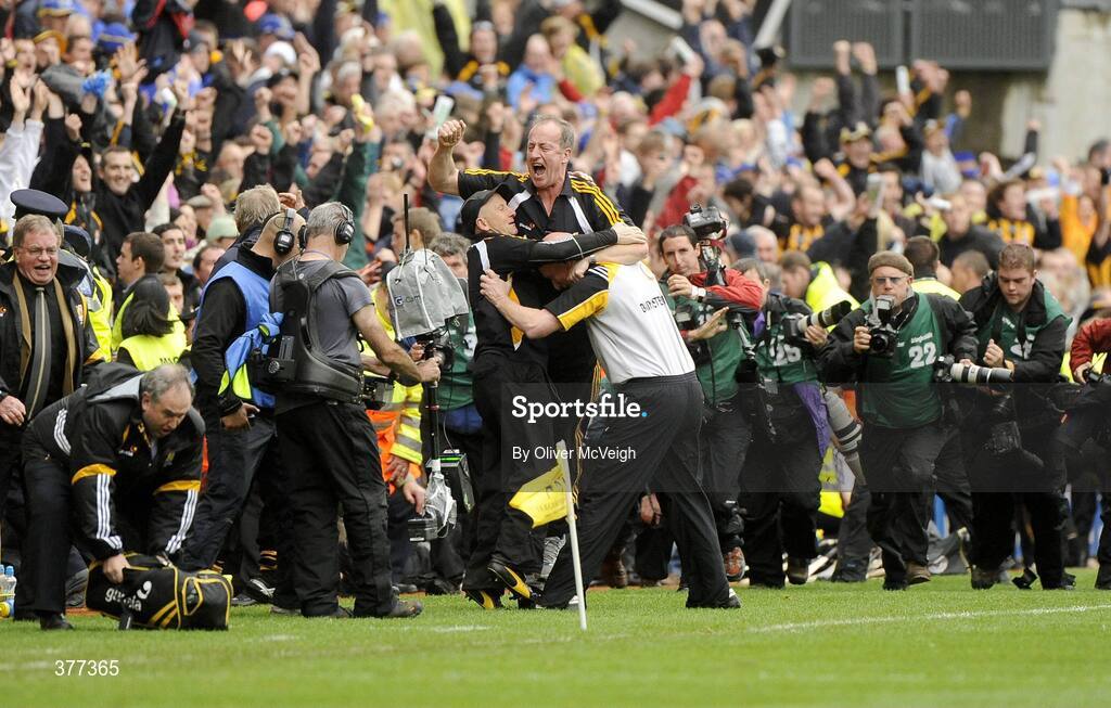 6 September 2009; Kilkenny Manager, Brian Cody, is surrounded by his management, Martin Fogarty and Michael Dempsey at the final whistle. GAA Hurling All-Ireland Senior Championship Final, Kilkenny v Tipperary, Croke Park, Dublin. Picture credit: Oliver McVeigh / SPORTSFILE