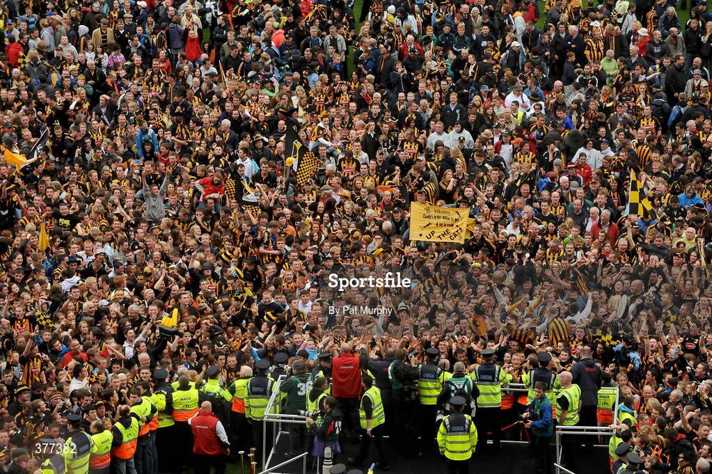 6 September 2009; Members of an Garda Siochana and stadium stewards hold the crowd back. GAA Hurling All-Ireland Senior Championship Final, Kilkenny v Tipperary, Croke Park, Dublin. Picture credit: Pat Murphy / SPORTSFILE
