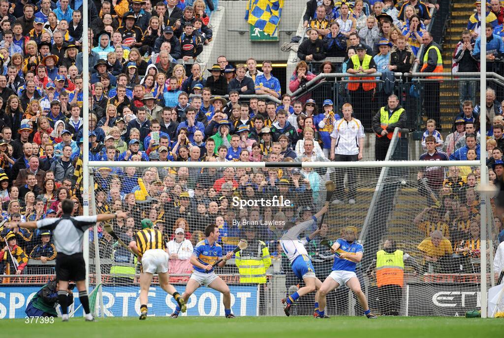 6 September 2009; Tipperary goalkeeper Brendan Cummins with team-mates Conor O'Mahony, left, and Padraic Maher fail to stop the penalty of Kilkenny's Henry Shefflin for his side's first goal. GAA Hurling All-Ireland Senior Championship Final, Kilkenny v Tipperary, Croke Park, Dublin. Picture credit: Brian Lawless / SPORTSFILE