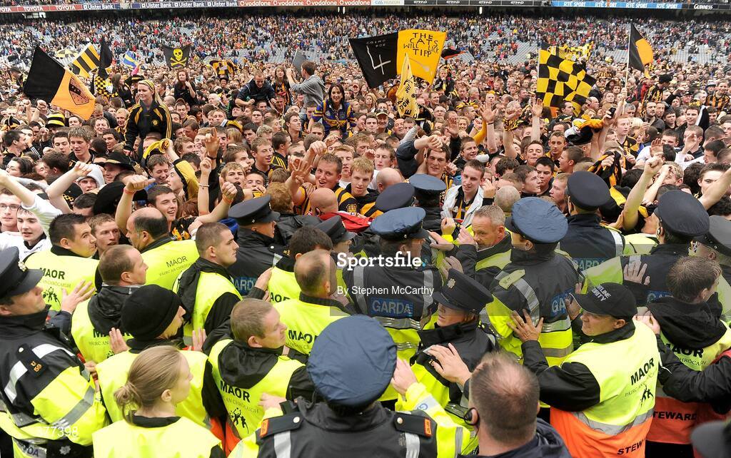 6 September 2009; Gardaí and stewards struggle to control Kilkenny supporters celebrating their side's victory. GAA Hurling All-Ireland Senior Championship Final, Kilkenny v Tipperary, Croke Park, Dublin. Picture credit: Stephen McCarthy / SPORTSFILE