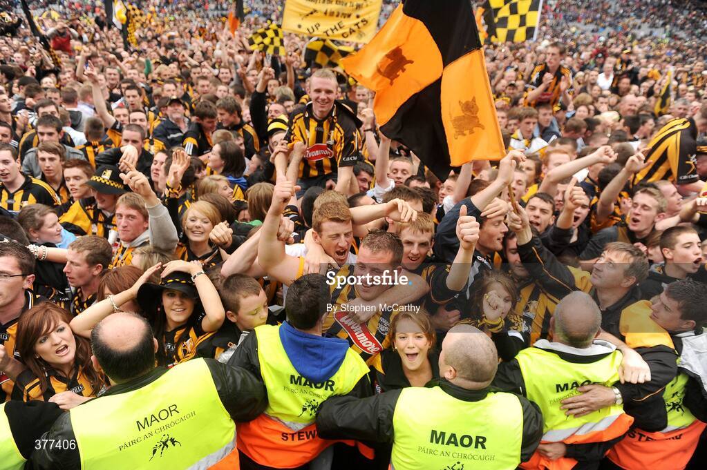6 September 2009; Gardaí and stewards struggle to control Kilkenny supporters celebrating their side's victory. GAA Hurling All-Ireland Senior Championship Final, Kilkenny v Tipperary, Croke Park, Dublin. Picture credit: Stephen McCarthy / SPORTSFILE