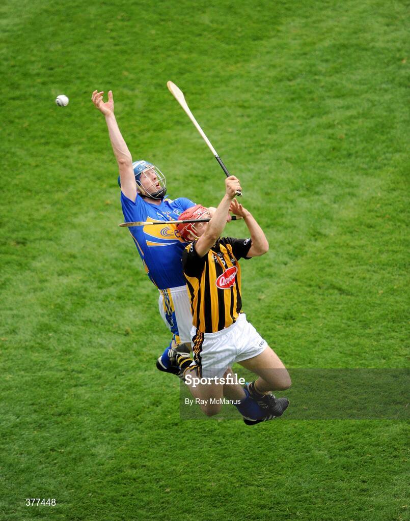 6 September 2009; Tommy Walsh, Kilkenny, in action against John O'Brien, Tipperary. GAA Hurling All-Ireland Senior Championship Final, Kilkenny v Tipperary, Croke Park, Dublin. Picture credit: Ray McManus / SPORTSFILE