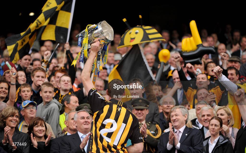 6 September 2009; Kilkenny captain Michael Fennelly lifts the Liam MacCarthy Cup as Uachtarán Chumann Lúthchleas Gael Criostóir Ó Cuana and Ard Stiúrthoir Paraic Duffy look on. GAA Hurling All-Ireland Senior Championship Final, Kilkenny v Tipperary, Croke Park, Dublin. Picture credit: Brian Lawless / SPORTSFILE