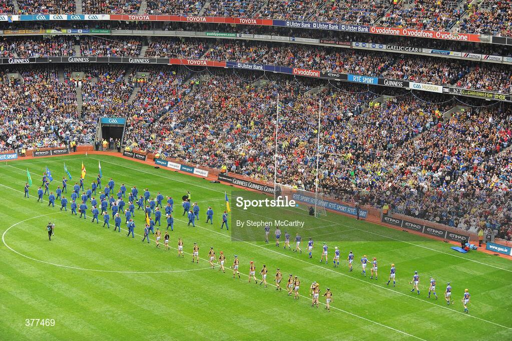 6 September 2009; A general view of the pre-match parade. GAA Hurling All-Ireland Senior Championship Final, Kilkenny v Tipperary, Croke Park, Dublin. Picture credit: Stephen McCarthy / SPORTSFILE