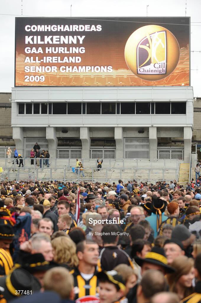 6 September 2009; Supporters leave Croke Park after the match. GAA Hurling All-Ireland Senior Championship Final, Kilkenny v Tipperary, Croke Park, Dublin. Picture credit: Stephen McCarthy / SPORTSFILE