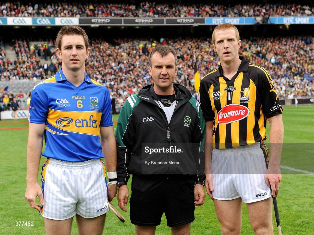 6 September 2009; Tipperary captain Conor O'Mahony with Kilkenny captain Henry Shefflin and referee Diarmuid Kirwan before the game. GAA Hurling All-Ireland Senior Championship Final, Kilkenny v Tipperary, Croke Park, Dublin. Picture credit: Brendan Moran / SPORTSFILE