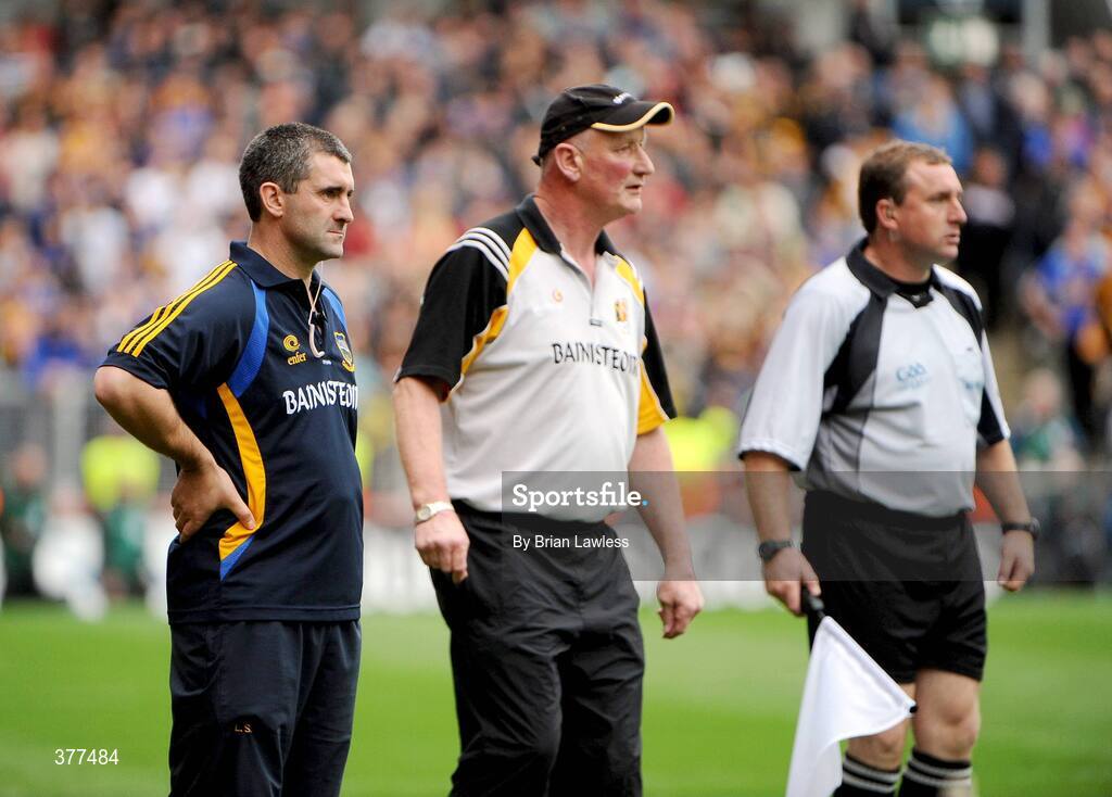 6 September 2009; Tipperary manager Liam Sheedy and Kilkenny manager Brian Cody in the dying minutes of the game. GAA Hurling All-Ireland Senior Championship Final, Kilkenny v Tipperary, Croke Park, Dublin. Picture credit: Brian Lawless / SPORTSFILE