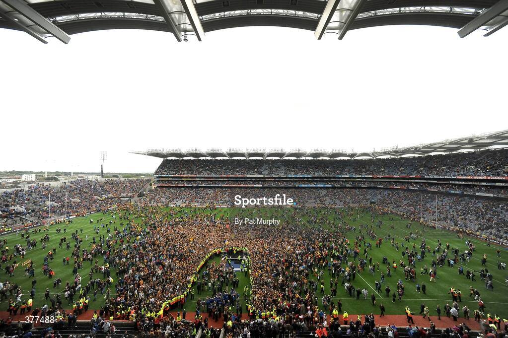 6 September 2009; Supporters invade the pitch after the final whistle. GAA Hurling All-Ireland Senior Championship Final, Kilkenny v Tipperary, Croke Park, Dublin. Picture credit: Pat Murphy / SPORTSFILE