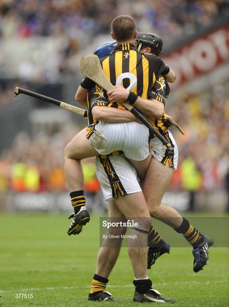 6 September 2009; Michael Kavanagh, Brian Hogan and JJ Delaney, Kilkenny, celebrate at the final whistle. GAA Hurling All-Ireland Senior Championship Final, Kilkenny v Tipperary, Croke Park, Dublin. Picture credit: Oliver McVeigh / SPORTSFILE