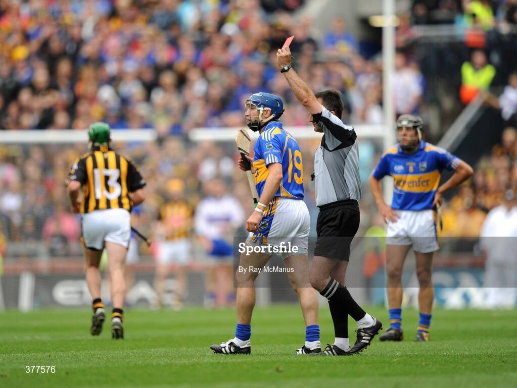 6 September 2009; Benny Dunne, Tipperary, is shown a red card by referee Diarmuid Kirwan. GAA Hurling All-Ireland Senior Championship Final, Kilkenny v Tipperary, Croke Park, Dublin. Picture credit: Ray McManus / SPORTSFILE