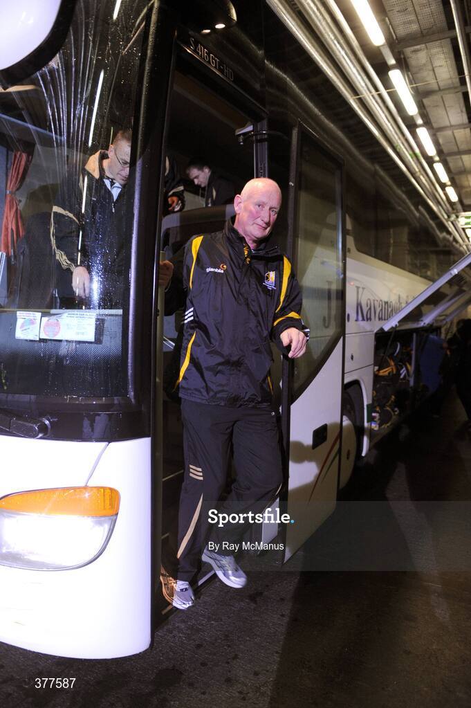 6 September 2009; Kilkenny manager Brian Cody leaves the team bus on arriving at Croke Park. GAA Hurling All-Ireland Senior Championship Final, Kilkenny v Tipperary, Croke Park, Dublin. Picture credit: Ray McManus / SPORTSFILE