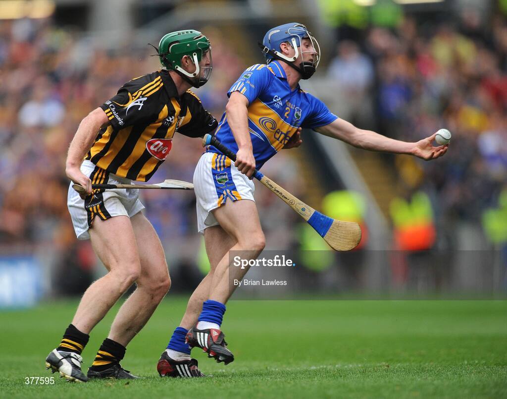 6 September 2009; Paddy Stapleton, Tipperary, in action against Henry Shefflin, Kilkenny. GAA Hurling All-Ireland Senior Championship Final, Kilkenny v Tipperary, Croke Park, Dublin. Picture credit: Brian Lawless / SPORTSFILE