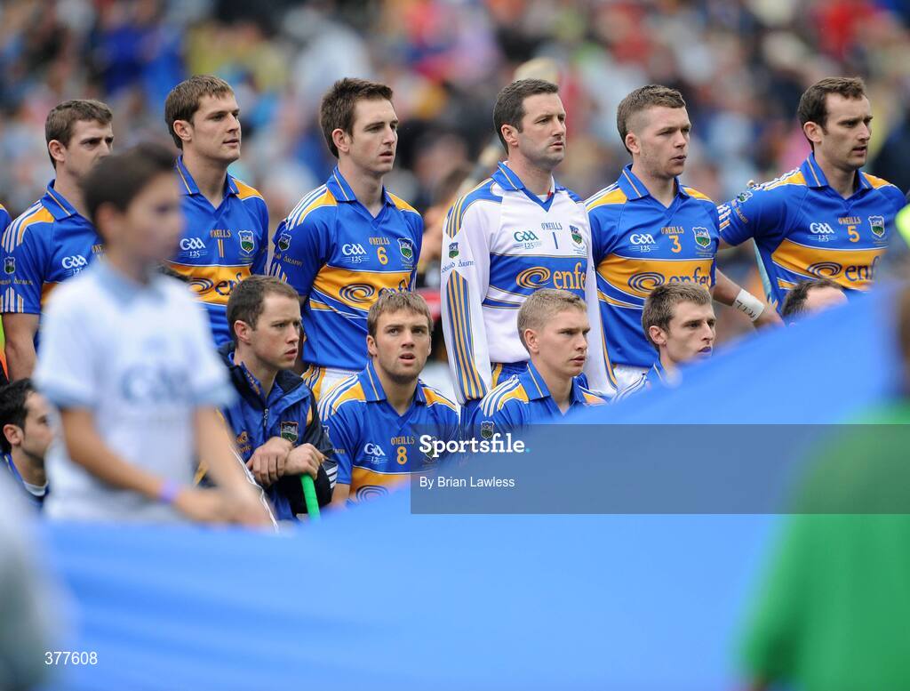 6 September 2009; Tipperary players sit for the traditional team photograph. GAA Hurling All-Ireland Senior Championship Final, Kilkenny v Tipperary, Croke Park, Dublin. Picture credit: Brian Lawless / SPORTSFILE