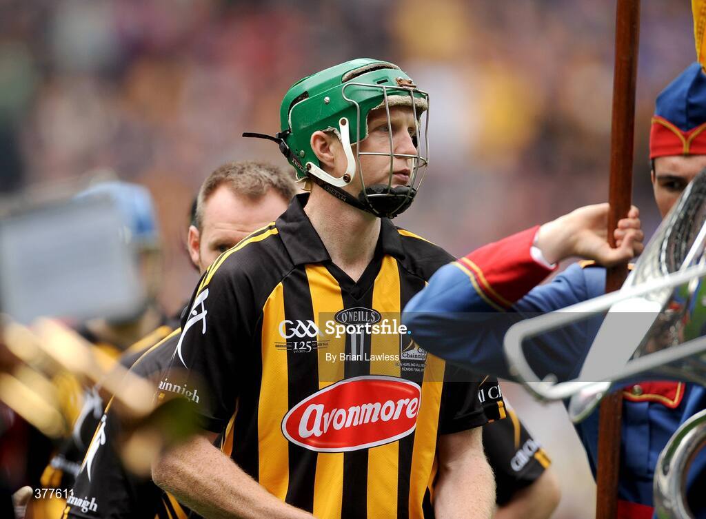 6 September 2009; Kilkenny's Henry Shefflin leads his team during the pre-match parade. GAA Hurling All-Ireland Senior Championship Final, Kilkenny v Tipperary, Croke Park, Dublin. Picture credit: Brian Lawless / SPORTSFILE