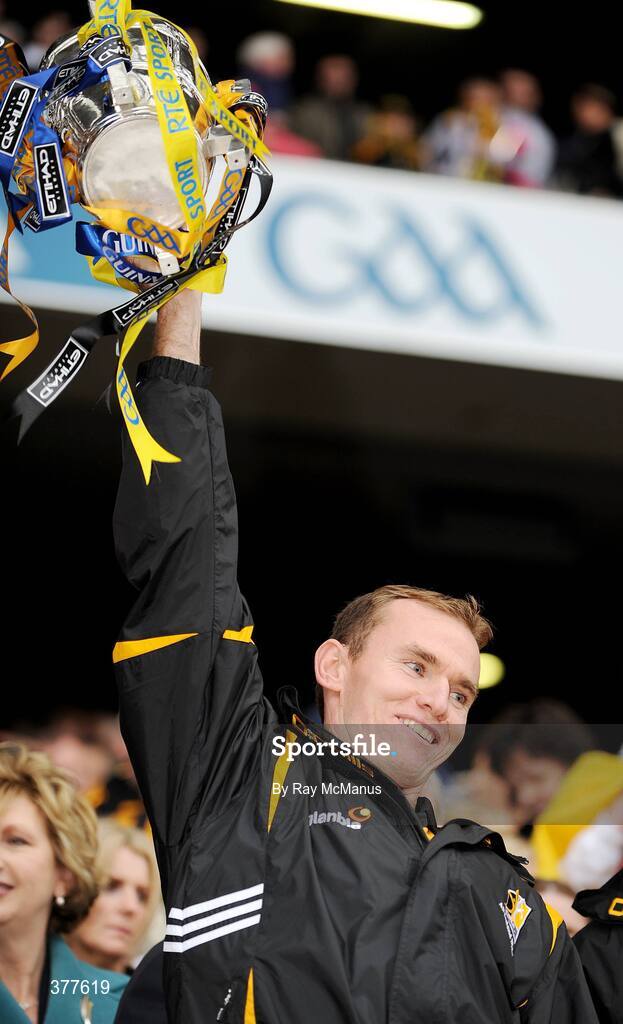 6 September 2009; Kikenny's Noel Hickey lifts the Liam MacCarthy Cup. GAA Hurling All-Ireland Senior Championship Final, Kilkenny v Tipperary, Croke Park, Dublin. Picture credit: Ray McManus / SPORTSFILE