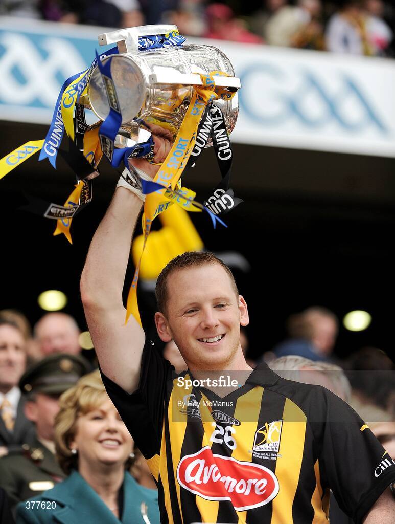6 September 2009; Kikenny's Damien Fogarty lifts the Liam MacCarthy Cup. GAA Hurling All-Ireland Senior Championship Final, Kilkenny v Tipperary, Croke Park, Dublin. Picture credit: Ray McManus / SPORTSFILE