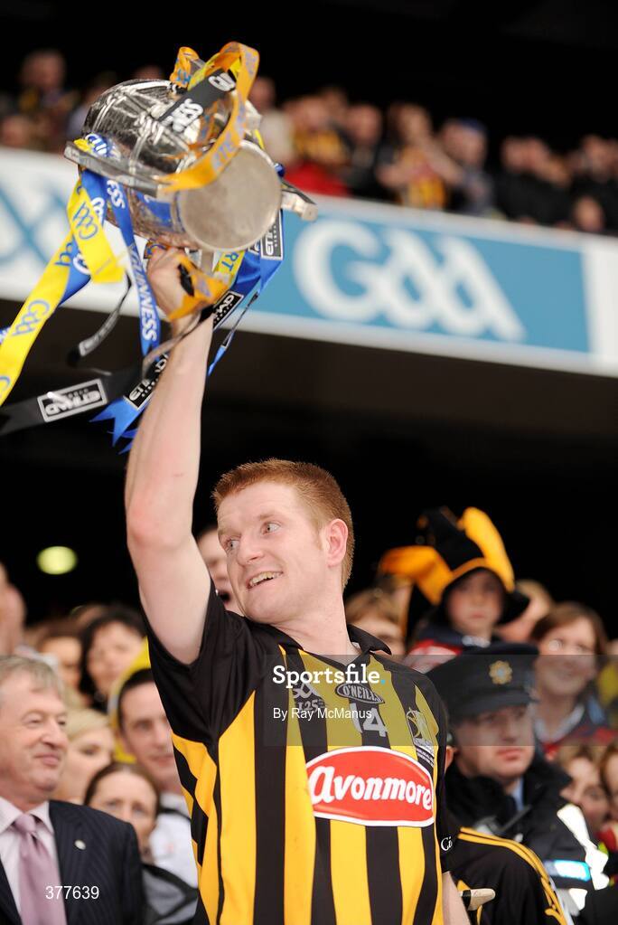 6 September 2009; Kikenny's Richie Power lifts the Liam MacCarthy Cup. GAA Hurling All-Ireland Senior Championship Final, Kilkenny v Tipperary, Croke Park, Dublin. Picture credit: Ray McManus / SPORTSFILE