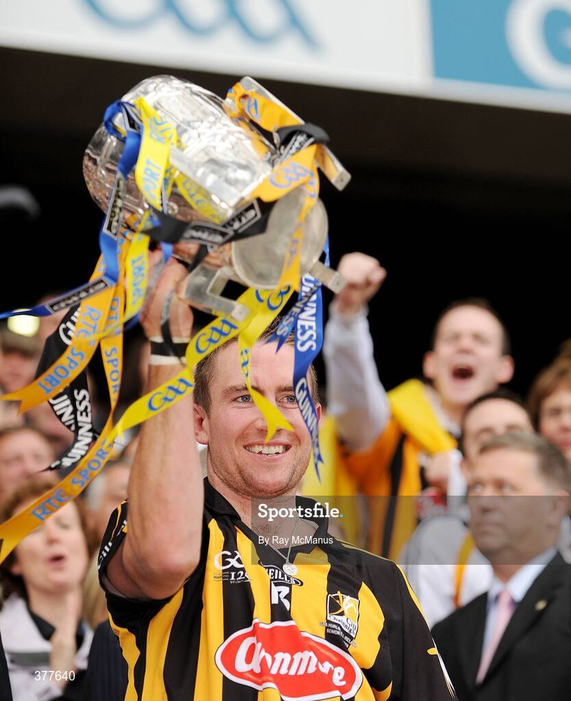 6 September 2009; Kikenny's Eddie Brennan lifts the Liam MacCarthy Cup. GAA Hurling All-Ireland Senior Championship Final, Kilkenny v Tipperary, Croke Park, Dublin. Picture credit: Ray McManus / SPORTSFILE