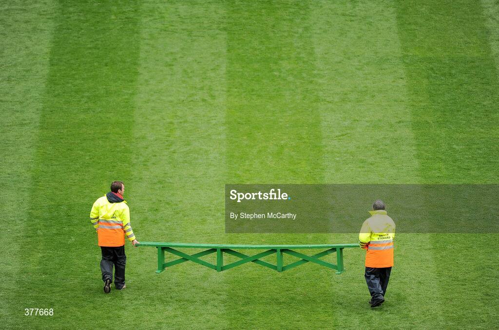 6 September 2009; The bench is carried away after the team pictures. GAA Hurling All-Ireland Senior Championship Final, Kilkenny v Tipperary, Croke Park, Dublin. Picture credit: Stephen McCarthy / SPORTSFILE