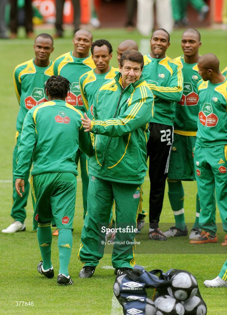 7 September 2009; South Africa's Mabhudi Khenyeza gets a pat on the back from head coach Joel Santana during squad training ahead of their International friendly match against the Republic of Ireland on Tuesday. Thomond Park, Limerick. Picture credit: Diarmuid Greene / SPORTSFILE