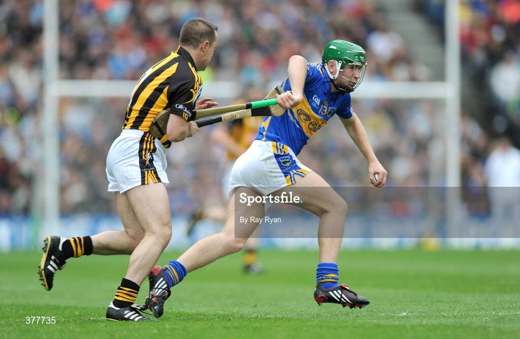 6 September 2009; Noel McGrath, Tipperary, attempts to get away from Michael Kavanagh, Kilkenny. GAA Hurling All-Ireland Senior Championship Final, Kilkenny v Tipperary, Croke Park, Dublin. Picture credit: Ray Ryan / SPORTSFILE
