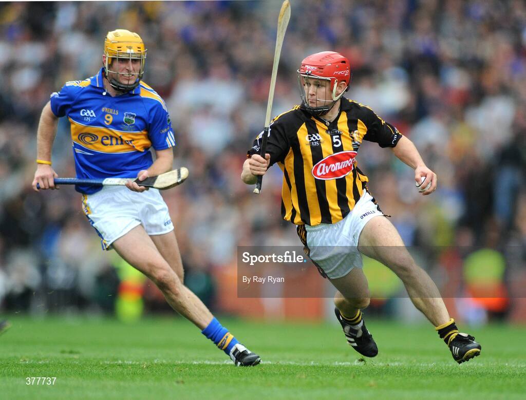 6 September 2009; Tommy Walsh, Kilkenny, in action against Shane McGrath, Tipperary. GAA Hurling All-Ireland Senior Championship Final, Kilkenny v Tipperary, Croke Park, Dublin. Picture credit: Ray Ryan / SPORTSFILE